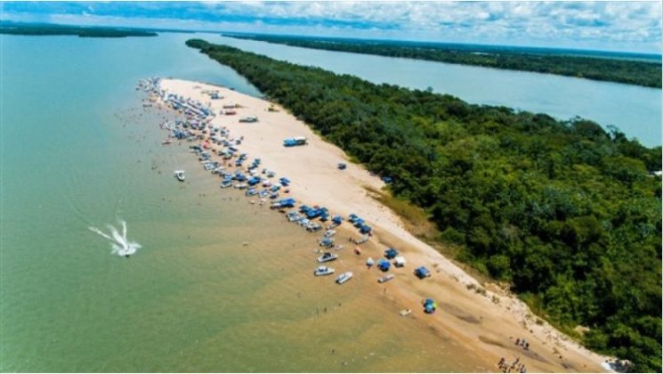 Prainhas do Rio Paraná atraem milhares de turistas durante o verão