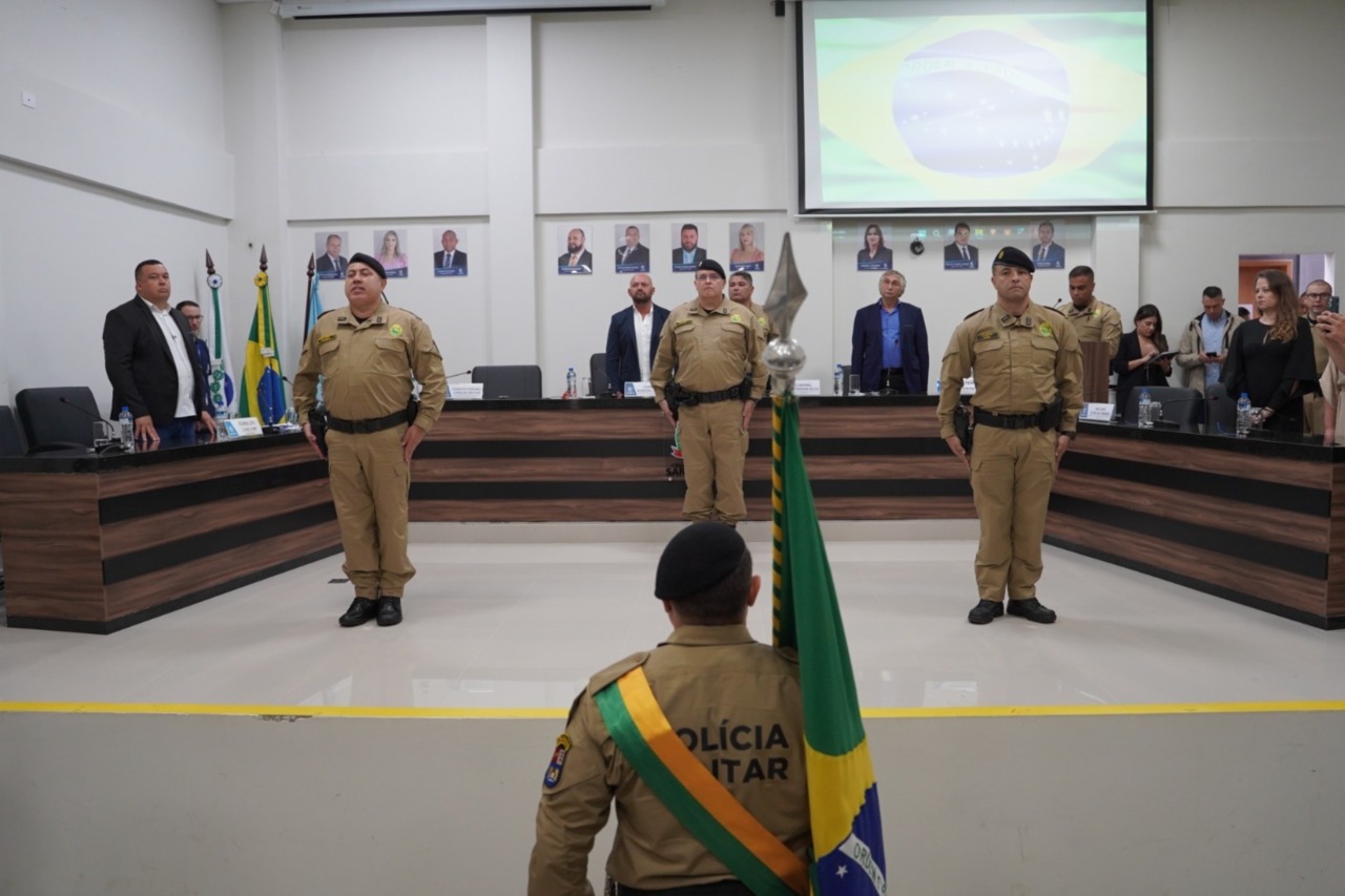 Prefeito Walter Volpato participa da troca de comando do 32 Batalhão