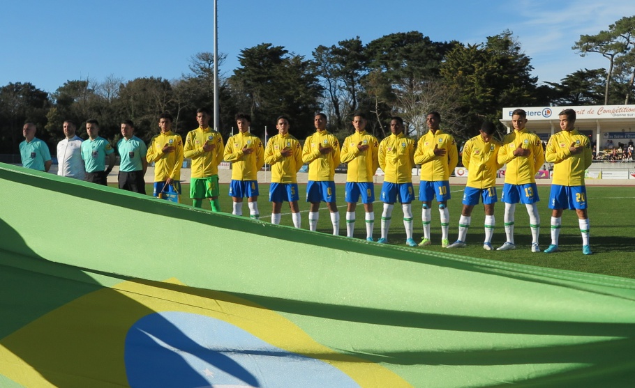 França vence seleção brasileira e é campeã do Torneio