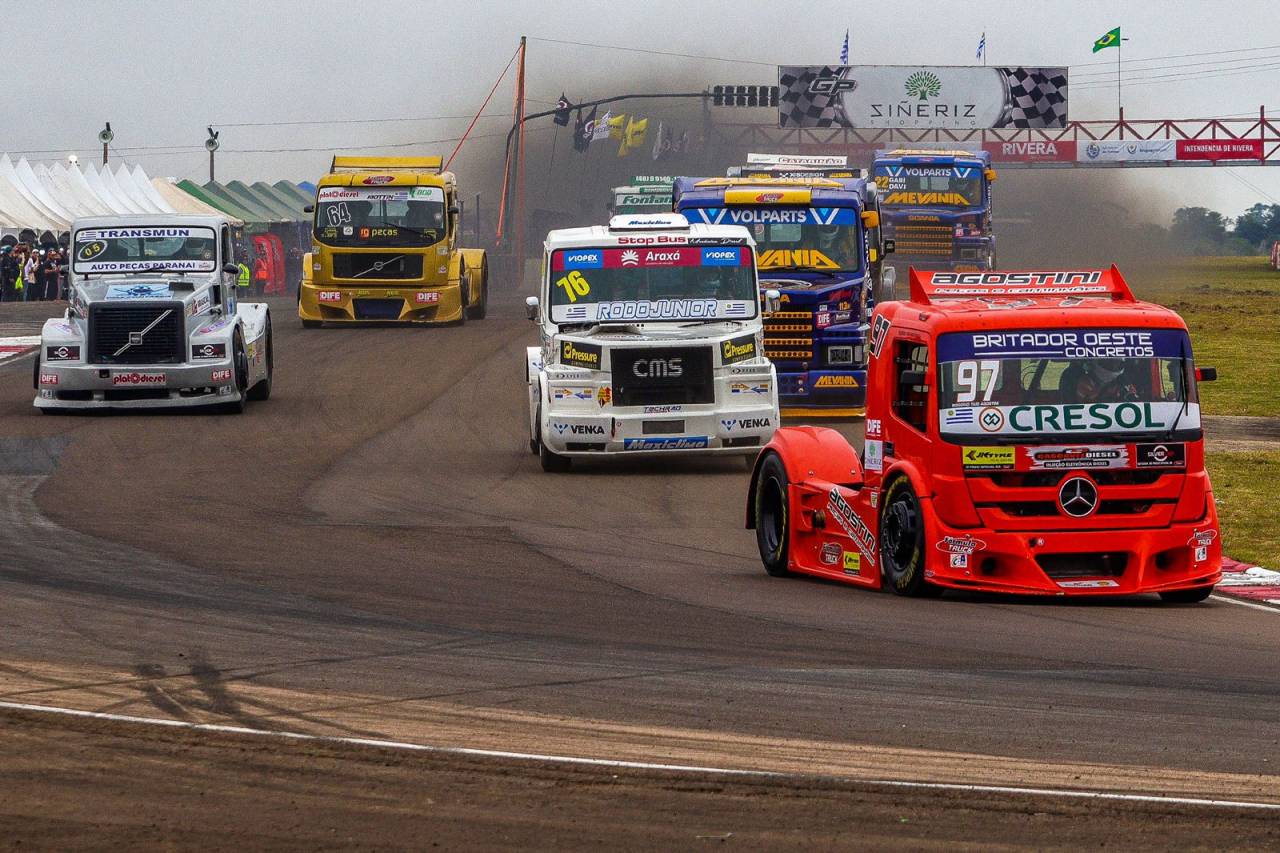 MARINGÁ - Rogério Agostini e Túlio Bento são os vitoriosos da Fórmula Truck  no Uruguai - Orlando Gonzalez