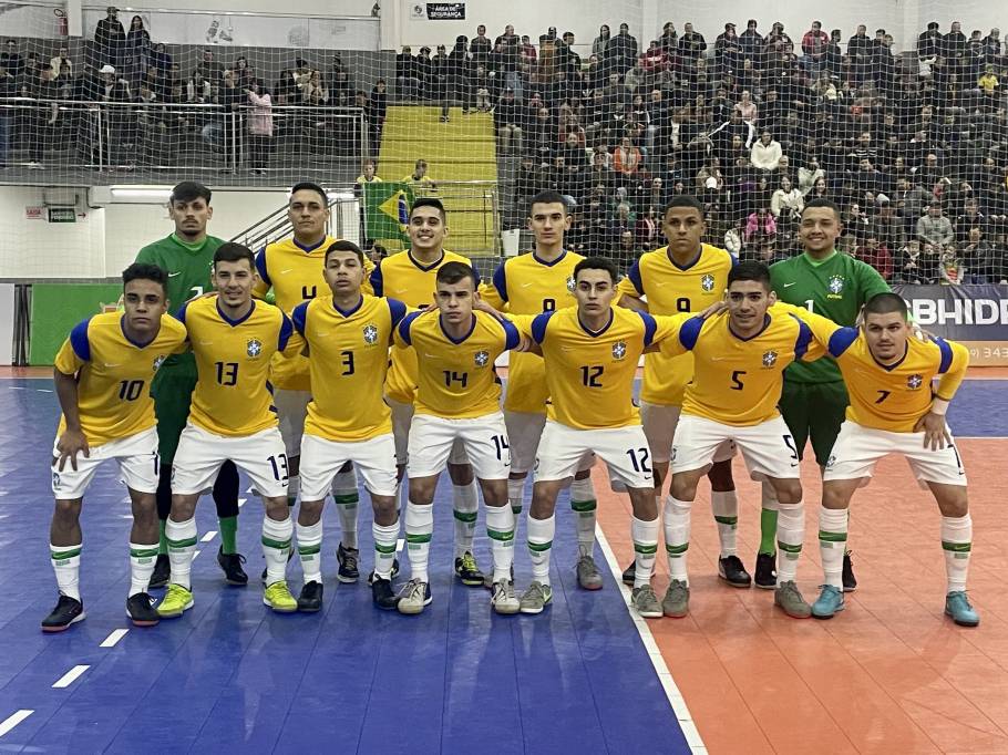 Seleção Brasileira de futsal faz dois jogos no Oeste do PR