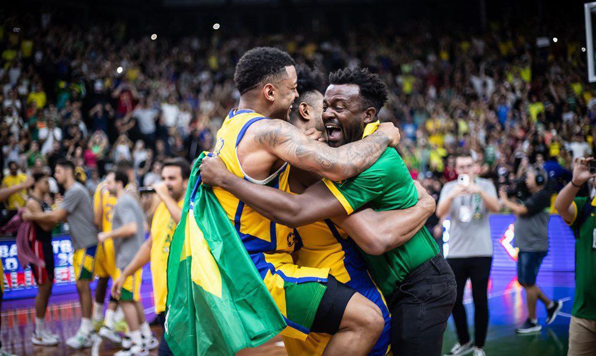 Basquete: Brasil vai disputar o Pré-Olímpico por uma vaga em Paris