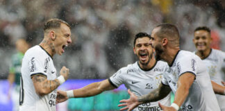 MARINGÁ - Corinthians aplica goleada no Palmeiras e vai à final do