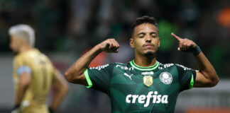 MARINGÁ - Corinthians aplica goleada no Palmeiras e vai à final do