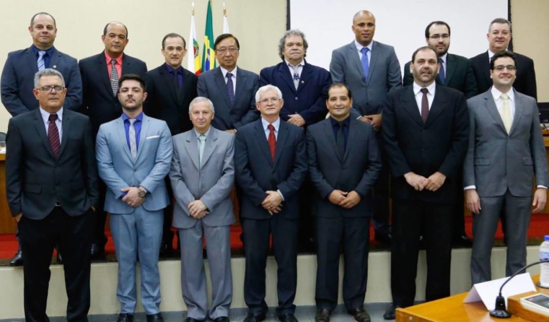 grupo dos 15 (Medium)