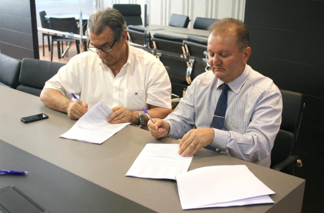 convenção comércio (Medium)