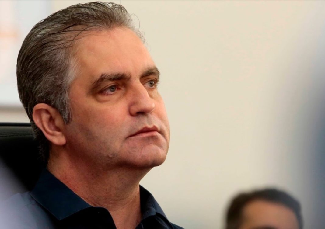 ulisses sério (Medium)