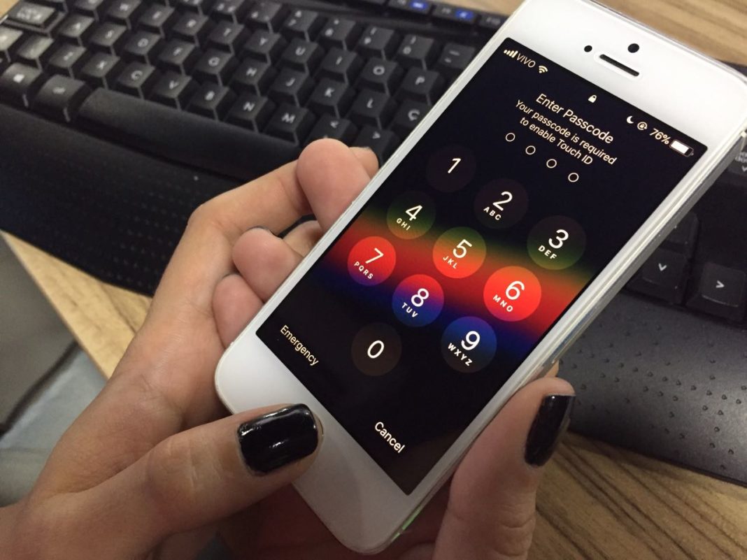 bloqueio do iphone - amanda watanabe