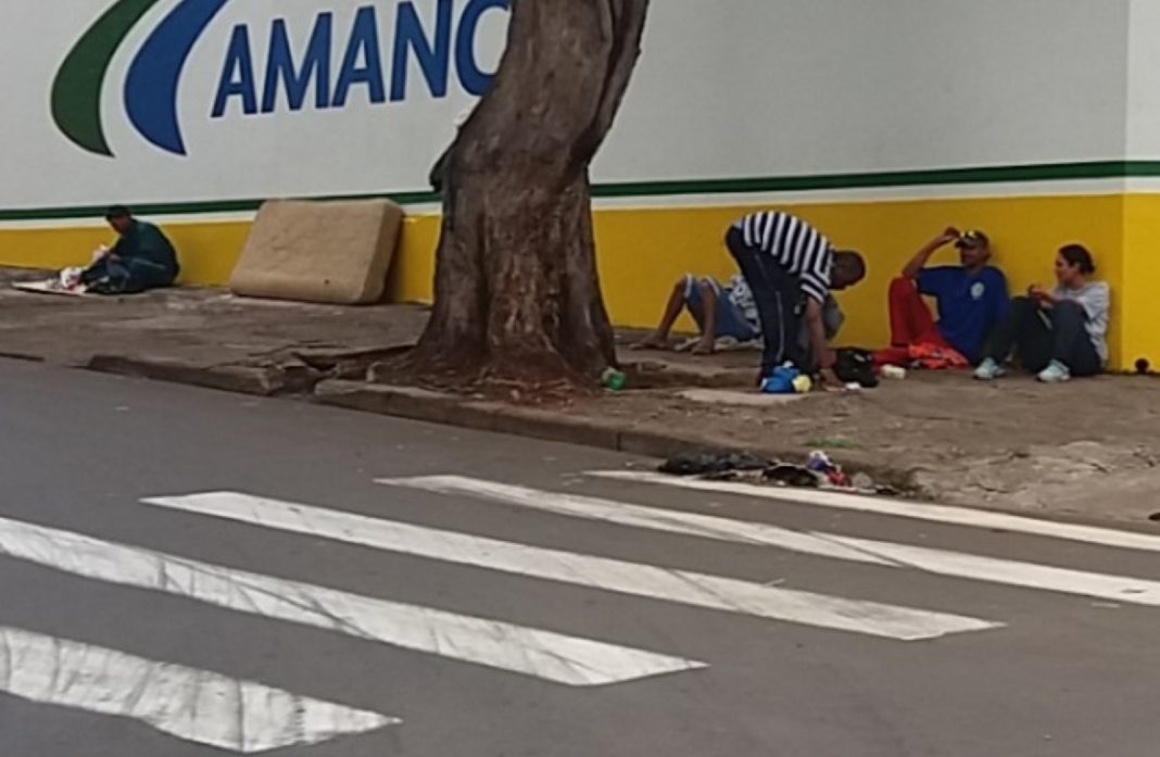 moradores de rua Fernão Dias (Medium)