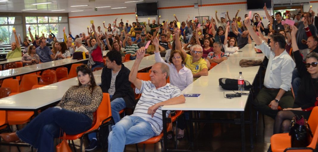 Assembleia na UEM