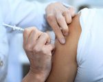 vacina braço agulha