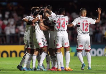 São Paulo atropela o Athletico; Corinthians e Galo também vencem