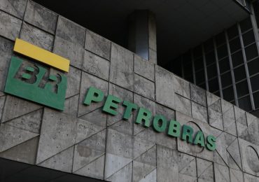 Governo troca novamente o presidente da Petrobras e conselho deve ser mudado