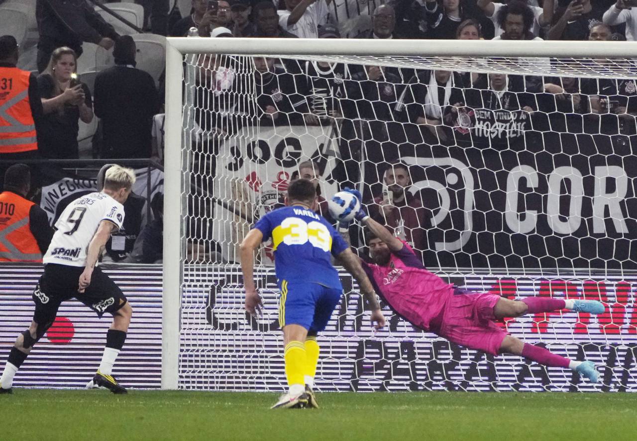 Antes de perder pênaltis contra Corinthians, Benedetto só errou uma vez  pelo Boca Juniors