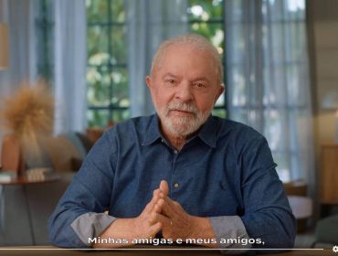Na estreia da campanha, Lula resgata mote da esperança e reconstrução do País