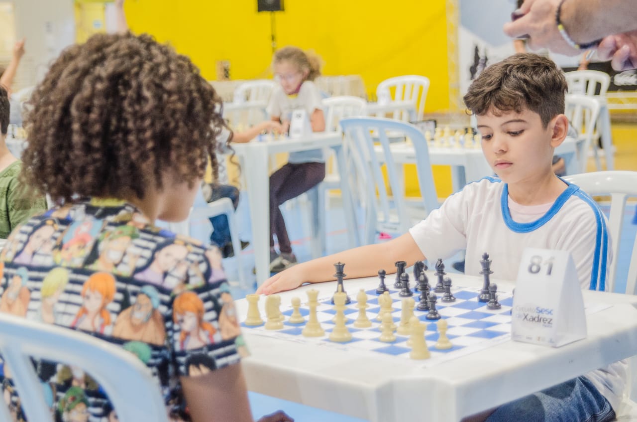 Maringá realiza 2º Campeonato de Xadrez com alunos da rede municipal