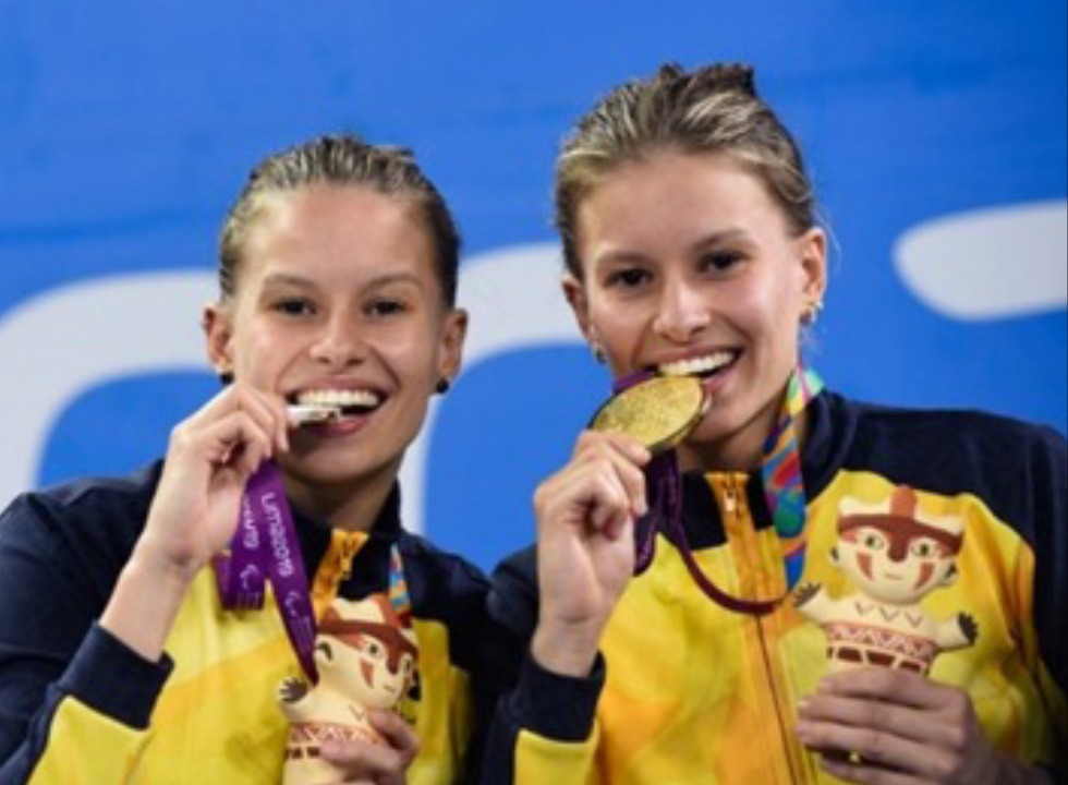 Beatriz e Débora Carneiro