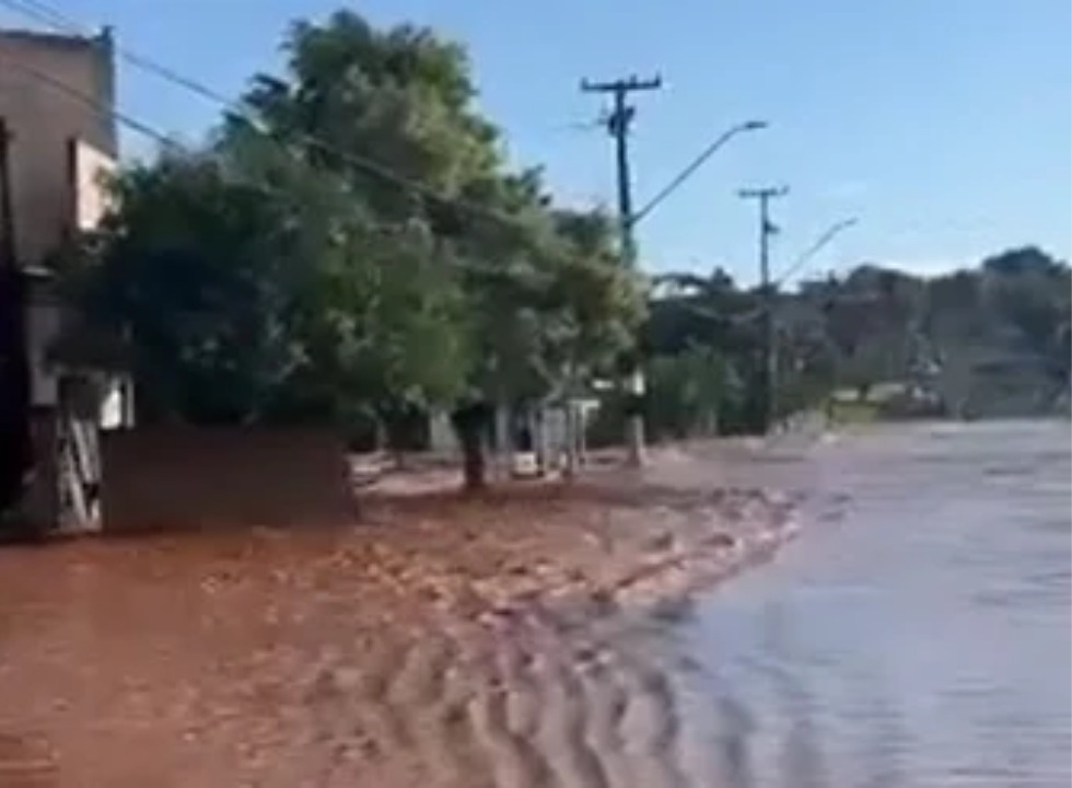 bandeirantes - transbordamento de barragem