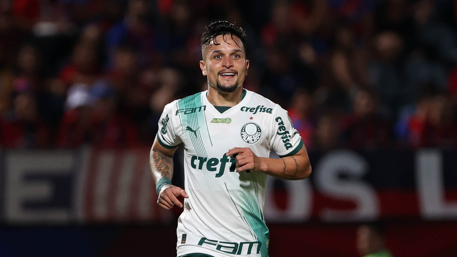 Com brilho de Artur, Palmeiras vence o Cerro Porteño e encaminha a