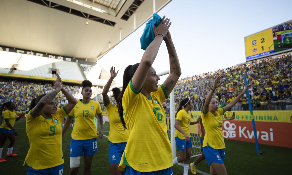 Governo publica horários de expediente em dias de jogos da seleção feminina