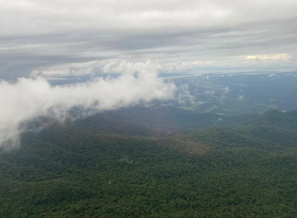 buscas por avião desaparecido