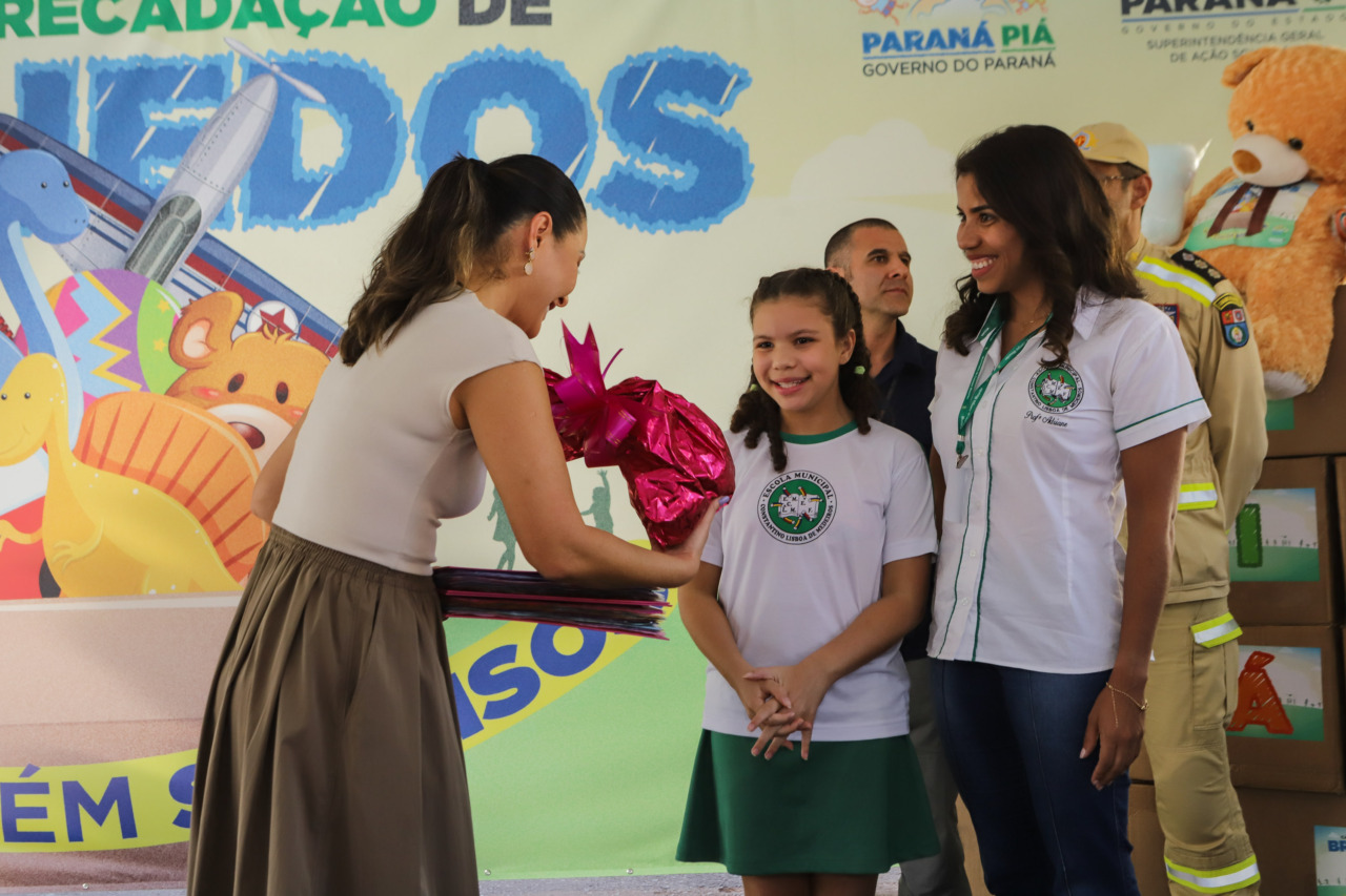 Campanha Paraná Piá - distribuição de brinquedos