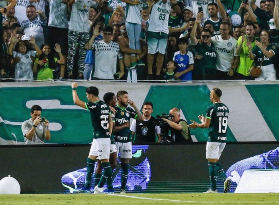 Palmeiras vence o Internacional e assume liderança do Campeonato Brasileiro