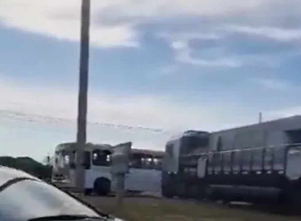 acidente entre trem e ônibus Distrito Federal