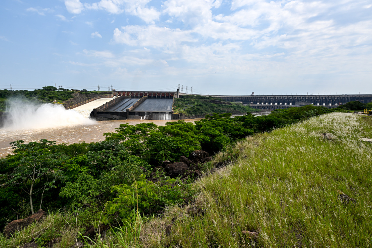 itaipu vertimento