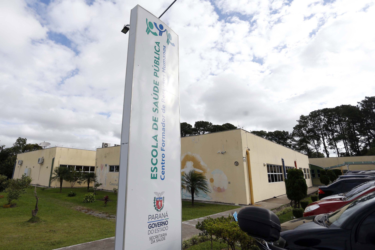 Escola de saúde pública do Paraná, em Curitiba
