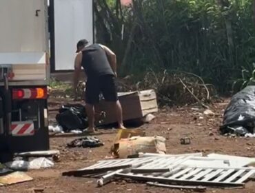 Empresa de pelúcias é multada por descarte irregular de lixo em Maringá