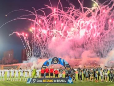 Explosão no Estádio Willie Davids: Maringá FC vence o América-MG por 2 a 0 pela Copa do Brasil