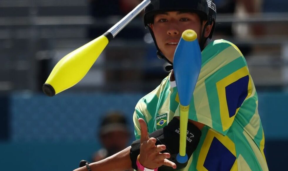 Paranaense Augusto Akio brilha no skate park e conquista bronze nas Olimpíadas