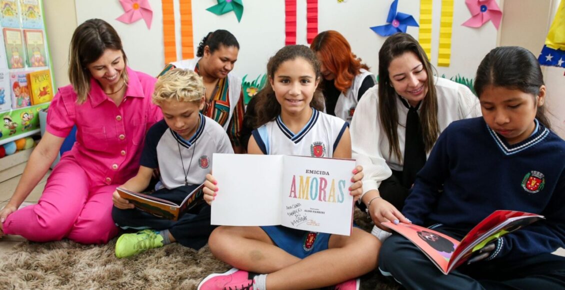 Alunos Rede Municipal Ensino Maringa Livros Emicida