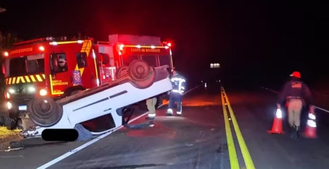 Capotamento Motorista Morre Apos Ser Ejetado Ficar Preso Embaixo Picape