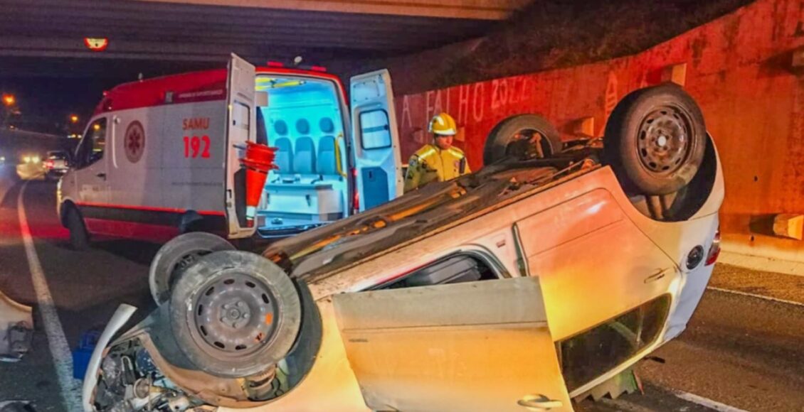 Motorista Fica Preso As Ferragens Apos Capotamento De Carro No Contorno Norte De Maringa