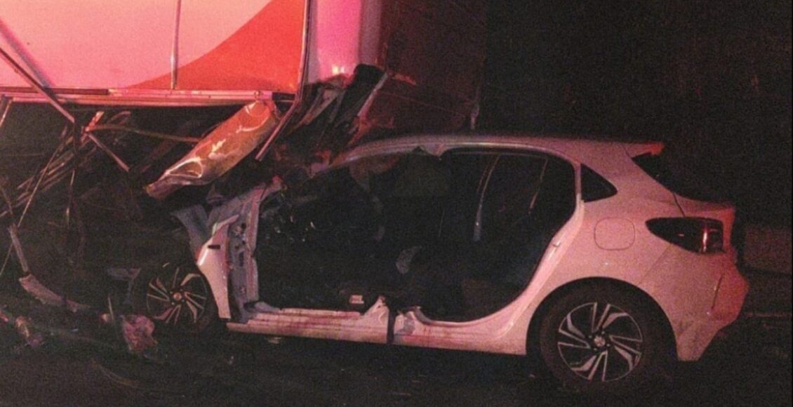 Casal Morre Carbonizado Apos Colisao Entre Dois Carros E Um Onibus Na Regiao De Maringa