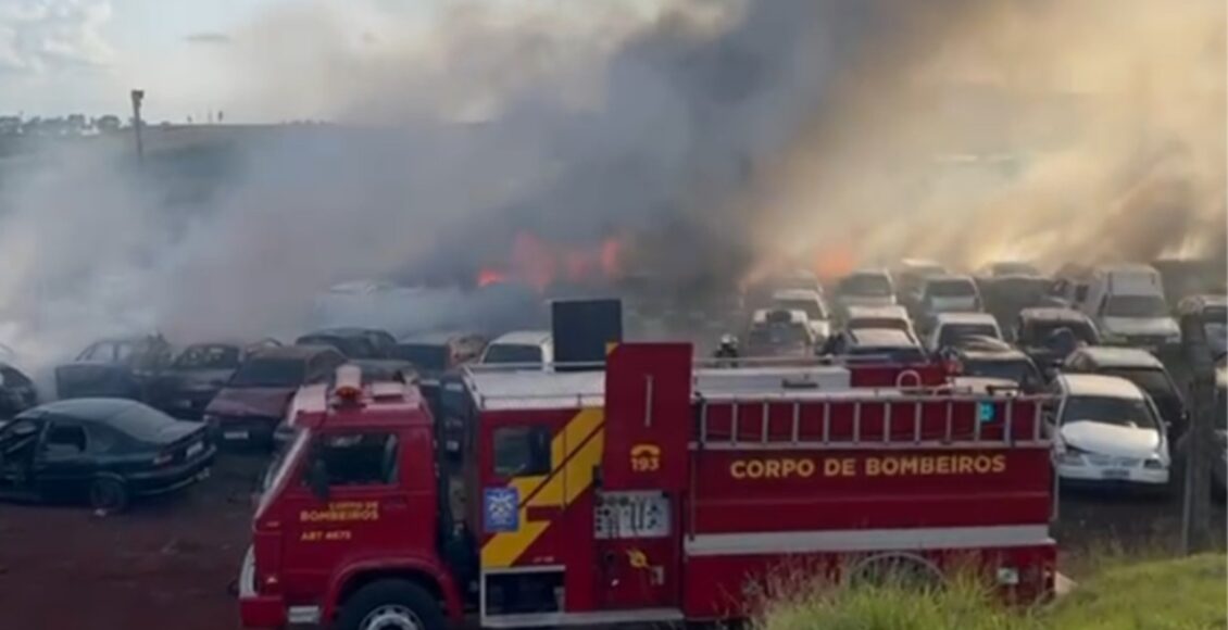 Incendio Destroi Cerca De 70 Carros De Leilao Do Detran Em Patio Da Policia Militar Na Regiao