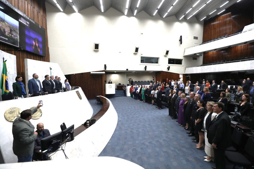 Sessao Solene Na Assembleia Legislativa Do Parana Celebra Os 100 Anos Da Revista Rotary Brasil