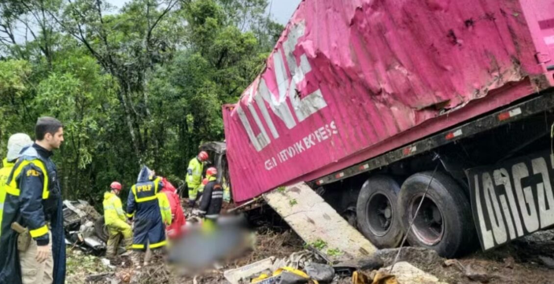 Tragedia Na Estrada Carreta Tomba Sobre Van E Deixa 9 Mortos No Parana