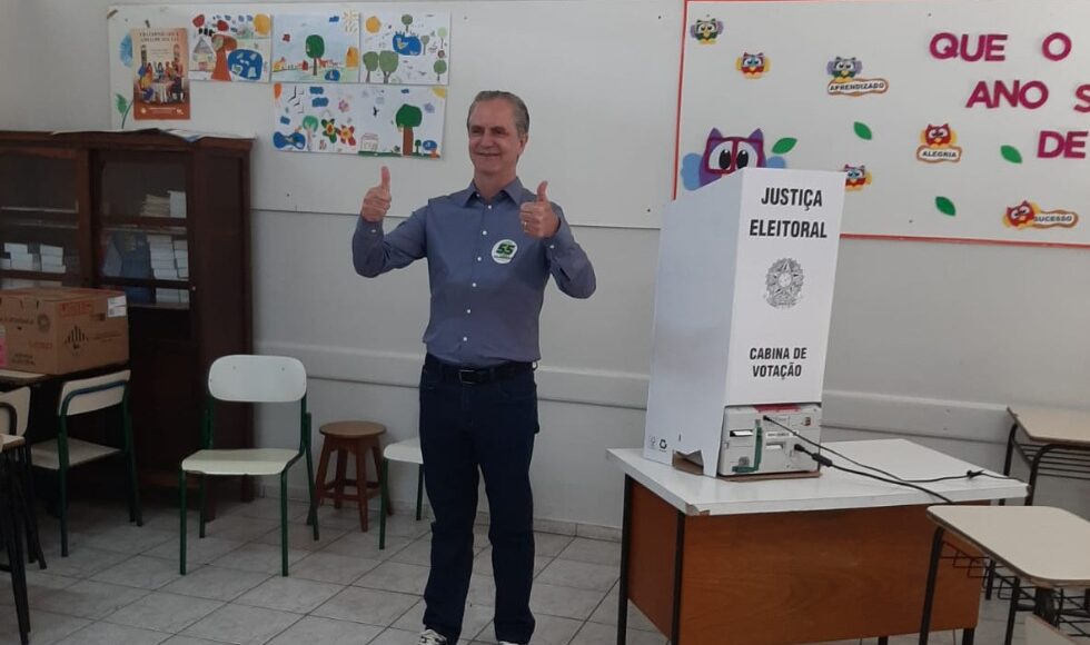 Ulisses Maia Vota No Colegio Santo Inacio