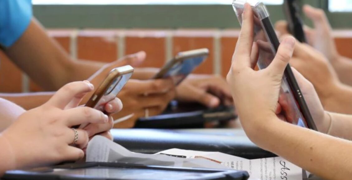 Uso De Celular Para Fins Pessoais E Proibido Nas Aulas Da Rede Estadual Do Parana