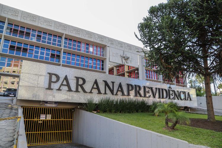 Concurso Do Paranaprevidencia Oferece Vagas Com Salariosde Ate Rs 93 Mil