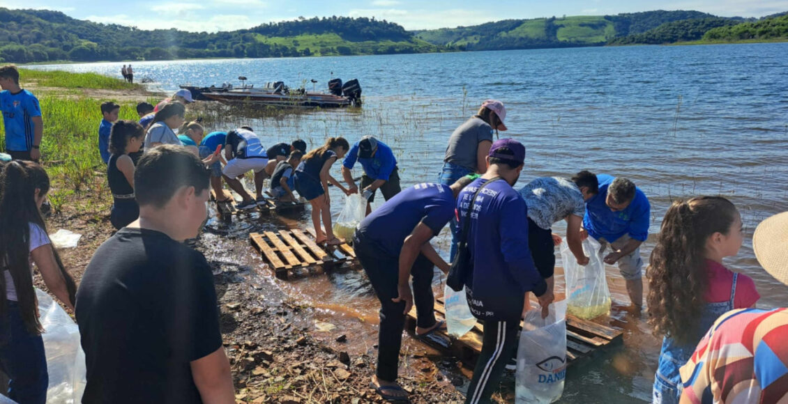 Dia Do Iguacu Estad Vai Soltar 13 Milhao De Peixes Nativos No Rio Que Corta O Parana