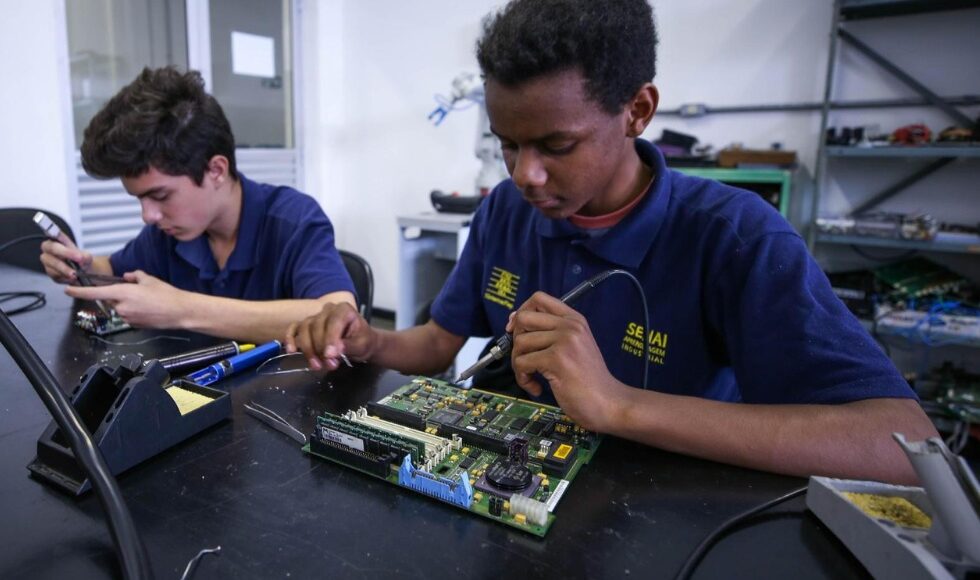 Estudo Aponta Que 909 Dos Egressos De Nivel Tecnico Do Senai Parana Estao Empregados