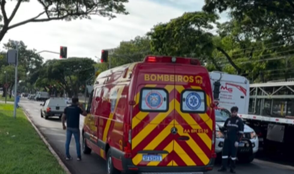 Motociclista Morre A Caminho Do Trabalho Ao Cair Embaixo Do Rodado De Caminhao Na Avenida Colombo