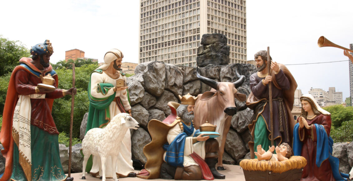 Presépio De Natal Montado Pela Prefeitura De São Paulo No Viaduto Do Chá.