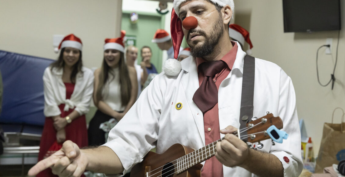 Criancas Internadas No Hospital Universitario Recebem Mais De 500 Brinquedos Neste Natal