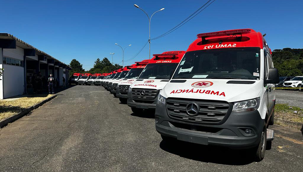 Ministerio Da Saude Entrega 15 Ambulancias Para Renovar A Frota No Parana