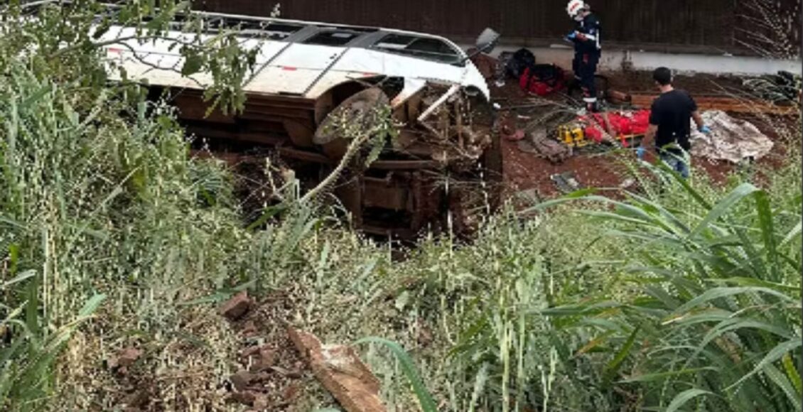 Onibus Tomba Em Barranco E 13 Trabalhadores Ficam Feridos No Parana